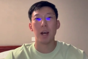 周琦录视频热情迎接杜兰特入驻抖音：死神挥镰而来，我永远支持你