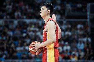 首节狂飙！中国男篮36-16碾压菲律宾，多点开花领先20分