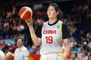 顽强抵抗！中国女篮首节20-25紧咬法国 韩旭单节8分