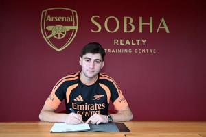 着眼未来！官方：阿森纳450万欧签下17岁中场巴季什维利，明年夏天正式加盟