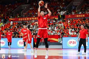 状态火热！焦泊乔小组赛场均13.3分钟砍下9分5.7篮板