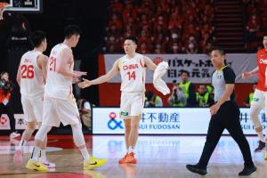 亚运首秀！中国男篮迎战哈萨克斯坦 首发五虎：廖三宁、庞峥麟、李弘权、胡金秋、朱俊龙