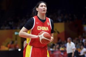 未来可期！19岁小将张子宇首次征战世界大赛 场均13分钟砍下8.8分5板