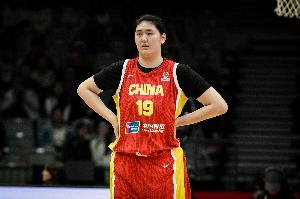 失误成灾！中国女篮全场18次失误 张子宇一人7次失误追平法国全队