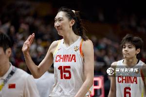 媒体人盛赞女篮三将：韩旭杨舒予罗欣棫值得点名表扬 其余球员需好好总结