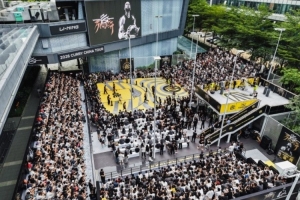 库里中国行深圳站落幕 主题球场将永久留存供球迷免费打卡