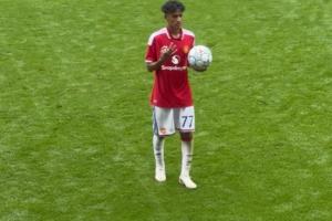 天才少年横空出世！15岁JJ·加布里埃尔青年欧冠首秀戴帽，曼联U19五球狂胜
