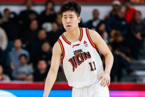 姜伟泽谈新帅李昂：教练无条件信任球员 全队目标是为吉林争创佳绩