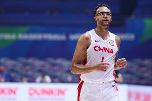 李凯尔透露：中国男篮仅周鹏赵继伟不说英语 交流基本无障碍