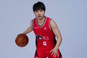 媒体人：王佳琦实力不俗怎奈伤病缠身 中国女篮控卫线后继乏人