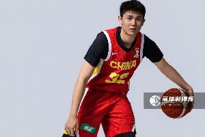青年才俊持续闪耀！李悦洲进攻火力全开 6投全中砍下18分3板3助1断