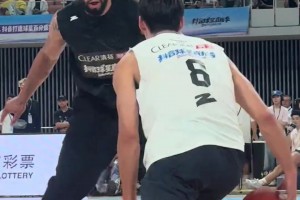“狄龙最认真的防守 被裁判制裁了！”