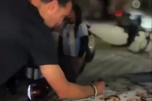 有目共睹！阿根廷民众太热情，斯卡洛尼忙到停不下来！