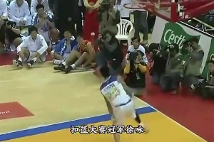 名场面！18岁的王思诺展示丝滑走位，给登哥看得一愣一愣的