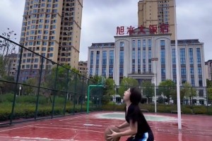经纪人揭秘科比选秀：篮网打算8号签选他！但他对我说想去湖人！