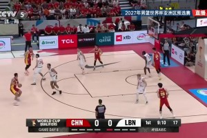 默契挡拆配合！贺希宁击地妙传助攻胡金秋轻松上篮打进！