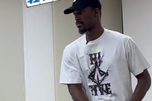 “国产艾弗森”在外网火了！连打球视频还得到艾弗森本尊转发
