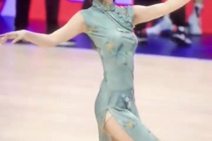 太绝了！CBA啦啦队旗袍秀，一出场全场沸腾，这才是顶级视觉盛宴