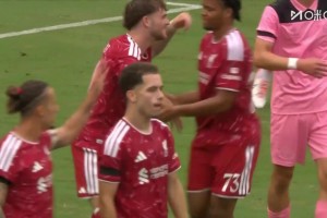 利物浦1-0先下一城！埃利奥特送助攻，莫里森禁区内打门得手！
