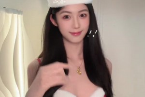 女篮卓识场外街拍：白衣胜雪，身材曲线一览无余，美到犯规！