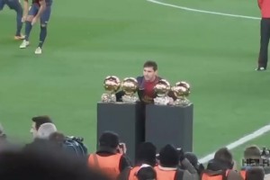梅西凭借第四个金球奖创造了历史，他们几乎强迫梅西合影