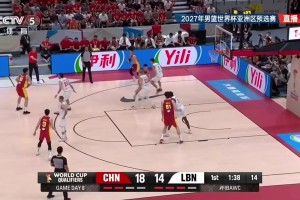 今天进攻状态真好啊！杨瀚森持球强杀内线慢三步上篮强硬打进！