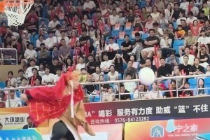美国评论员：目前库里似乎在走科比老路 无法夺冠但个人有高光