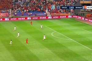 足协杯赛场。段刘愚高射炮“精准命中”场边安保