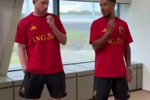 是的你没看错！名场面：U17世界杯，库巴西临危受命担任门将！
